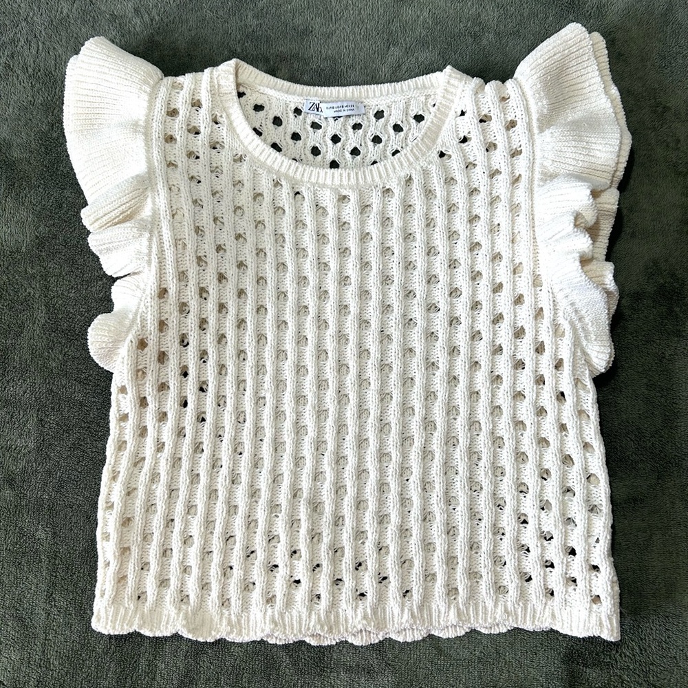 Zara Cream Open Knit Ruffled Cap Sleeve Unlined Crop Sweater Sz S